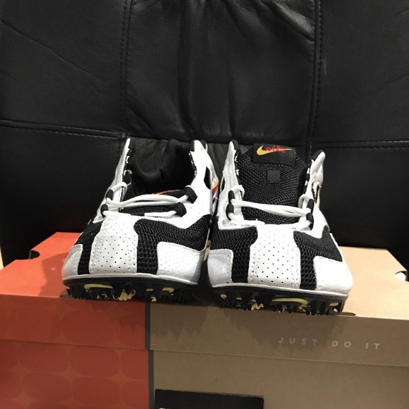 nike bowerman spikes